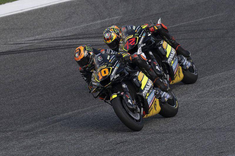 Luca Marini berada di depan Marco Bezzecchi saat main race GP Thailand 2023. (flickr.com/vr46racingteam)
