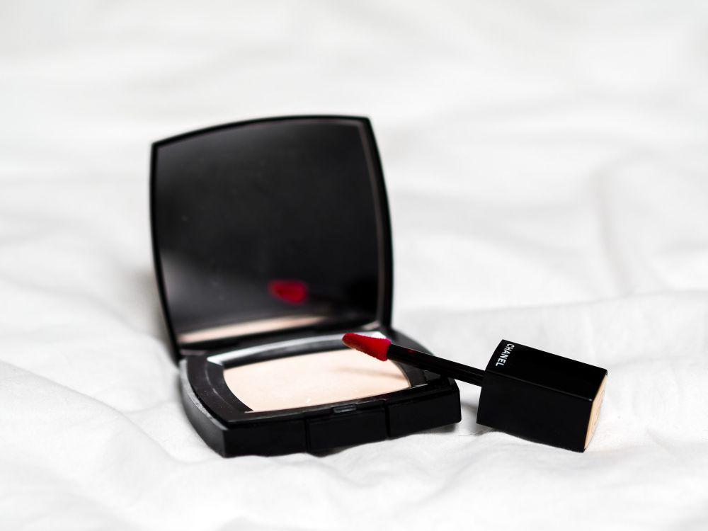 5 Tanda Produk Makeup yang Abal-abal, Jangan Tertipu!