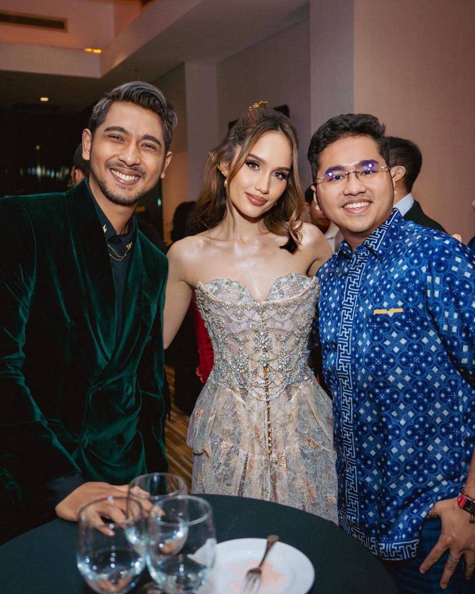 potret Cinta Laura Kiehl dan pemain Gadis Kretek (instagram.com/claurakiehl)