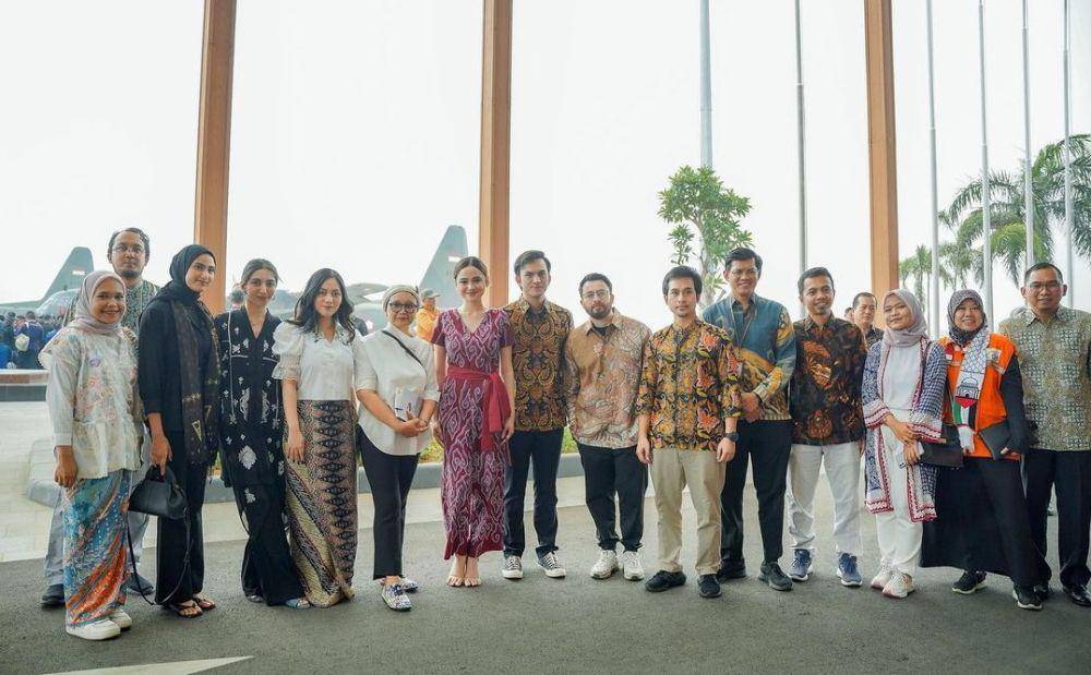 potret Syifa Hadju dan Rizky Nazar saat pelepasan bantuan ke Palestina (instagram.com/syifahadju)