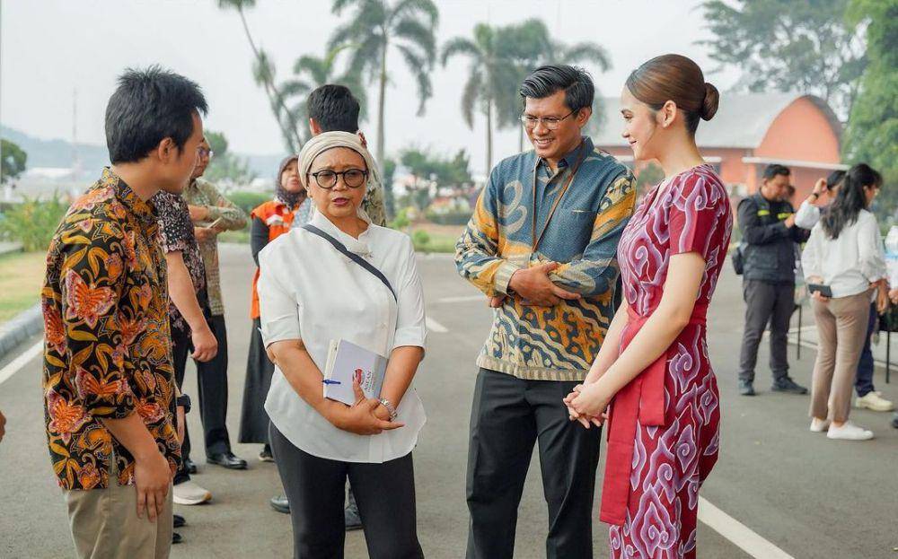 potret Syifa Hadju dan Rizky Nazar saat pelepasan bantuan ke Palestina (instagram.com/syifahadju)