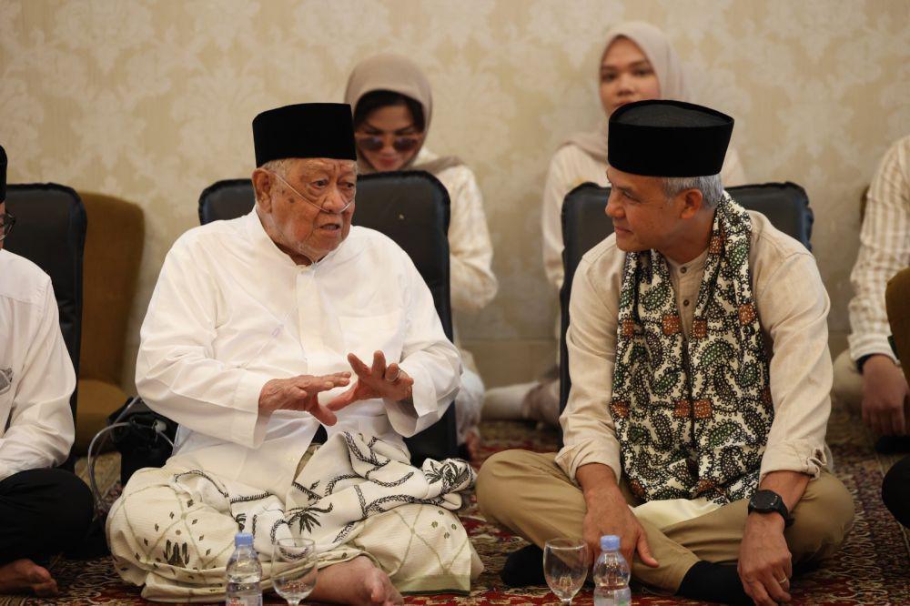 [BREAKING] Ganjar Pranowo Temui Haji Halim Tokoh Masyarakat Sumsel
