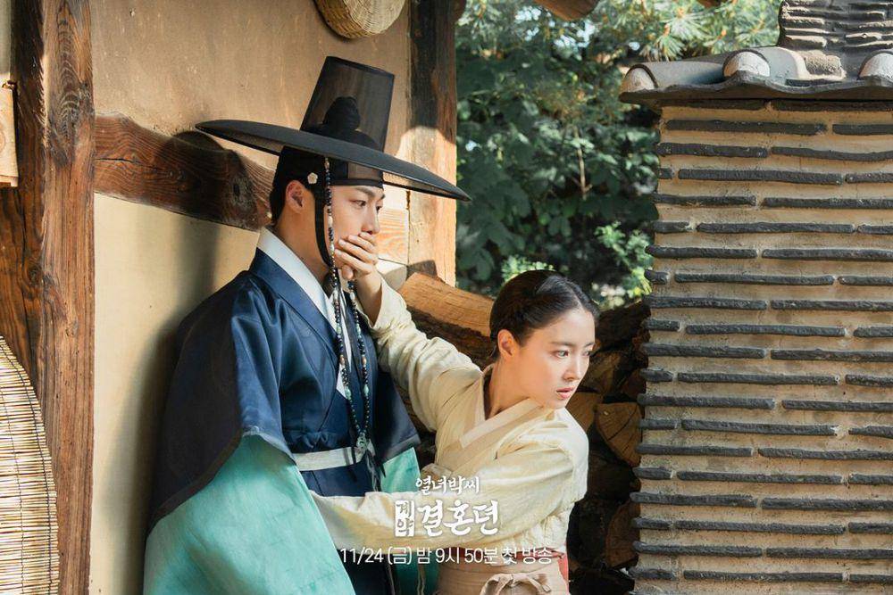 potret Lee Si Young dan Bae In Hyuk dalam drakor The Story of Park's Marriage Contract (dok. MBC)