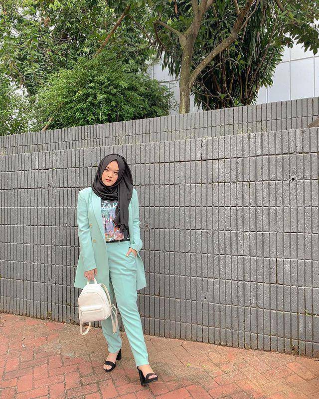 ide outfit one set ala Putri Delina (instagram.com/putridelinaa)