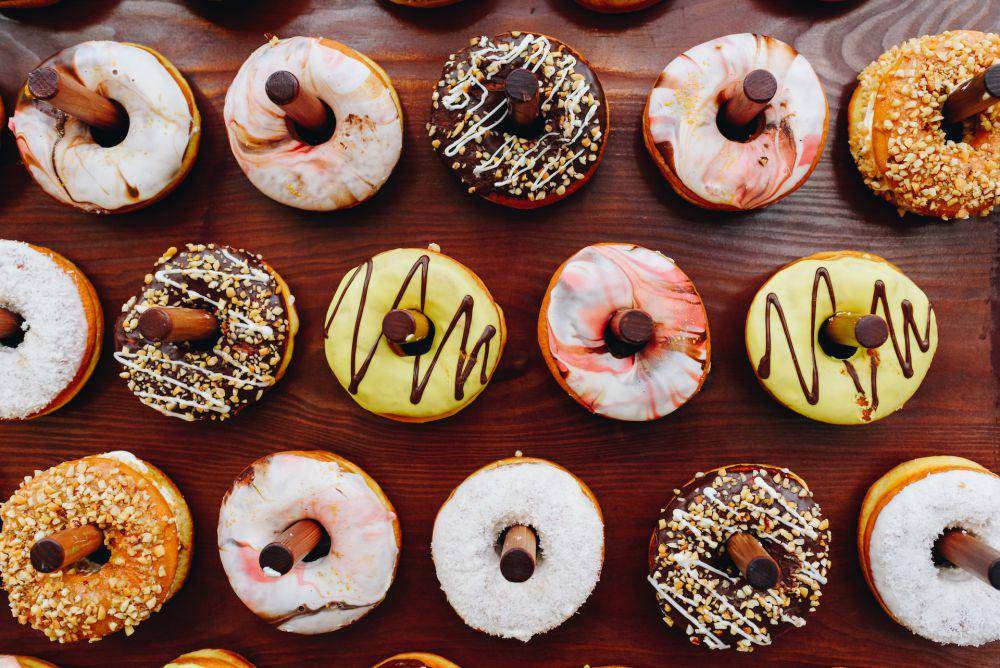 8 Ide Topping Gurih untuk Donat, Sensasi Rasanya Lebih Berbeda!