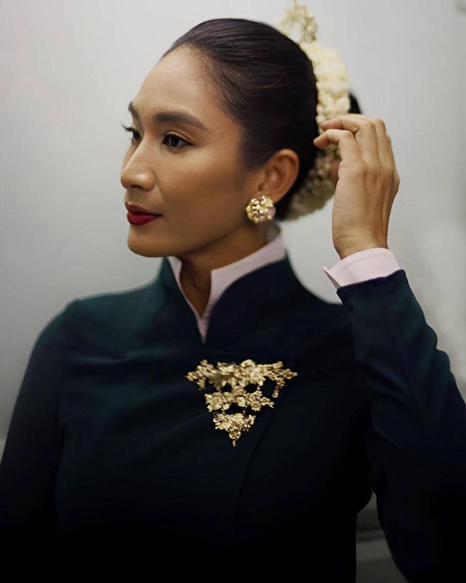 Happy Salma mengenakan kebaya janggan (instagram.com/happysalma)