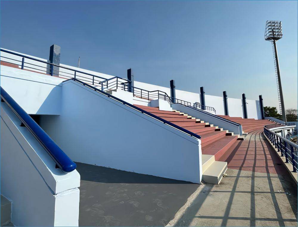 Kementerian Pekerjaan Umum dan Perumahan Rakyat (PUPR) merampungkan proyek renovasi seluruh stadion untuk venue utama pertandingan dan lapangan latihan untuk FIFA World Cup U-17 2023. (dok/ Kementerian PUPR)