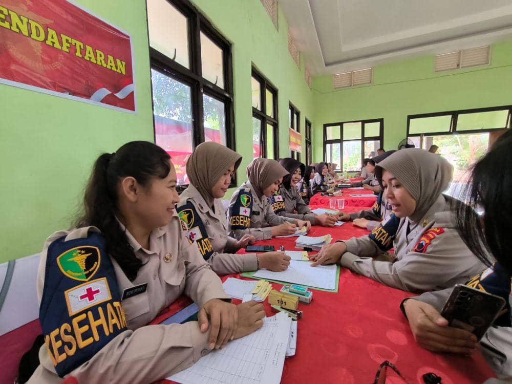 Bidokkes Polda Jateng juga adakan pemeriksaan gigi dan kesehatan untuk warga Jatirejo Gunungpati. (IDN Times/Dok Humas Polda Jateng)