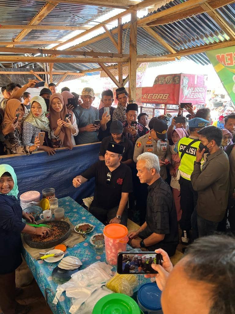 Temui Warga di 4 Desa Muba, Ganjar Ngobrol Bahas Sawit dengan Petani
