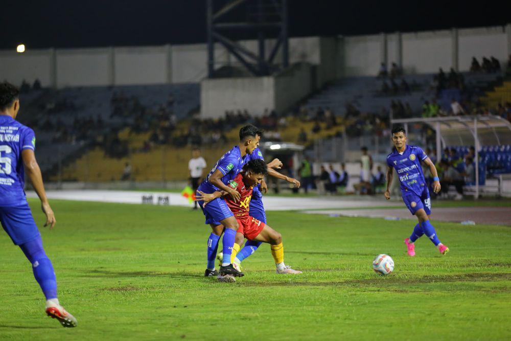 Disoraki Penonton PSPS, Ferdinand Sinaga Akui Sempat Emosi