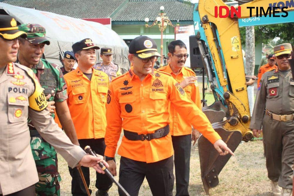 Eddy Wahono saat bersama forkopimda Banyumas dalam persiapan mitigasi bencana memasuki musim hujan 2023, Senin (6 /11/2023).(IDN Times/Dok. Eddy Wahono)