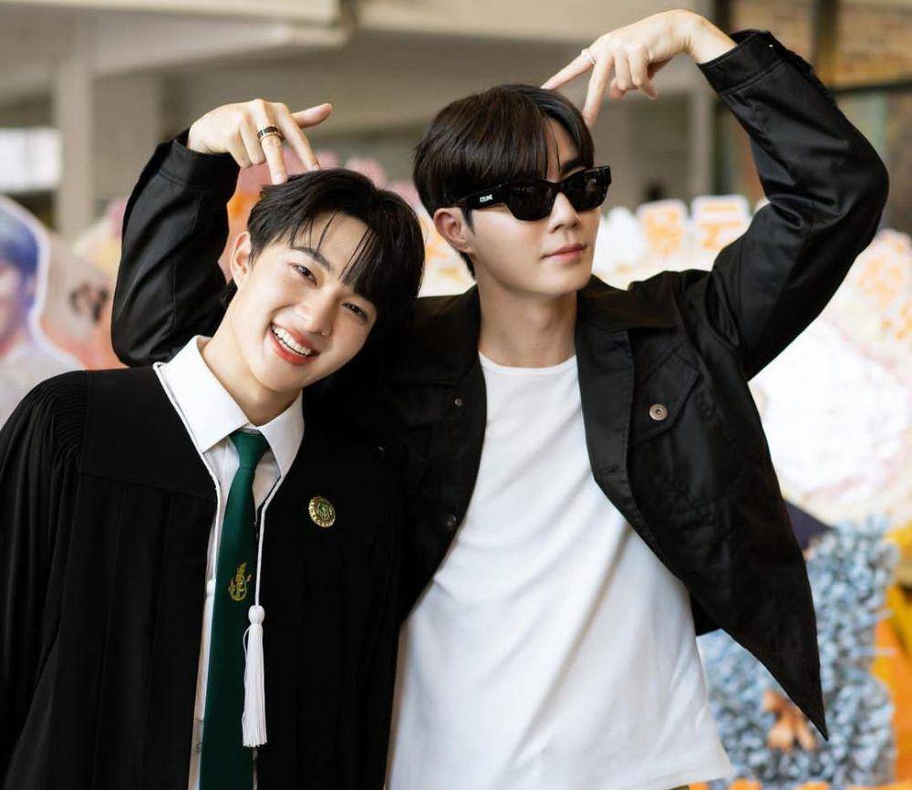 potret bromance Zee Pruk Panich dan NuNew Chawarin (instagram.com/zeepruk)