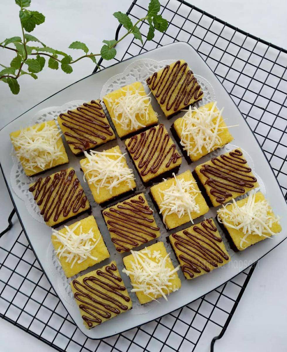 kue singkong kukus lapis coklat (instagram.com/angela_hapsari)