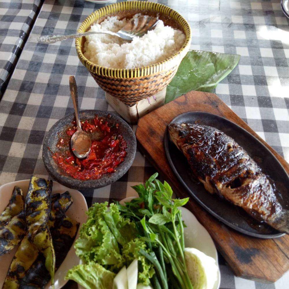 ilustrasi ikan bakar mas (instagram.com/poppyameliah)