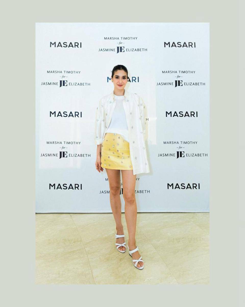 ide gaya semi formal Marsha Timothy  (instagram.com/marshatimothy)