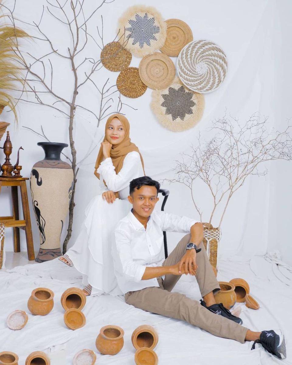 ilustrasi background foto Studio Foto Excellent (Instagram.com/@studiofotoexcellent)