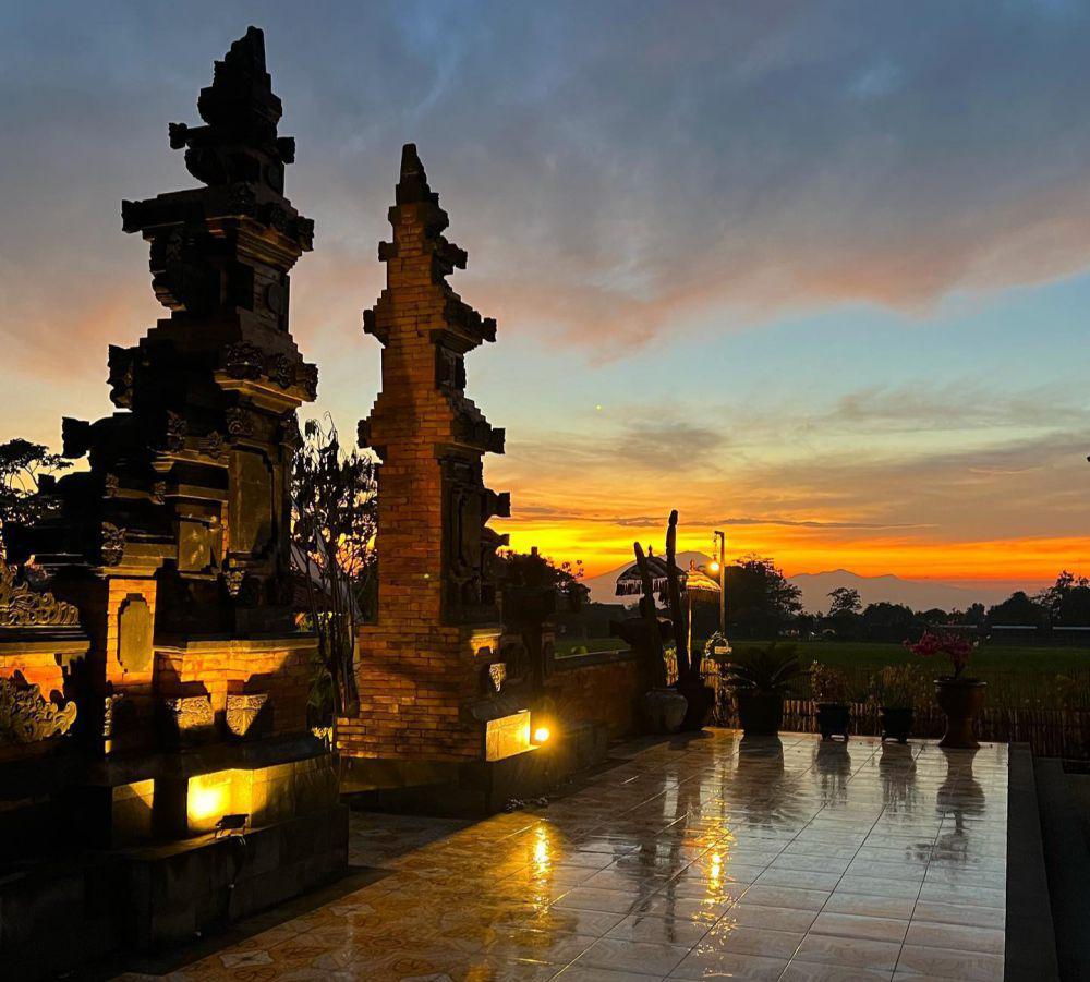17 Info Candramaya Villa Klaten, Nuansa Ubud dengan View Gunung