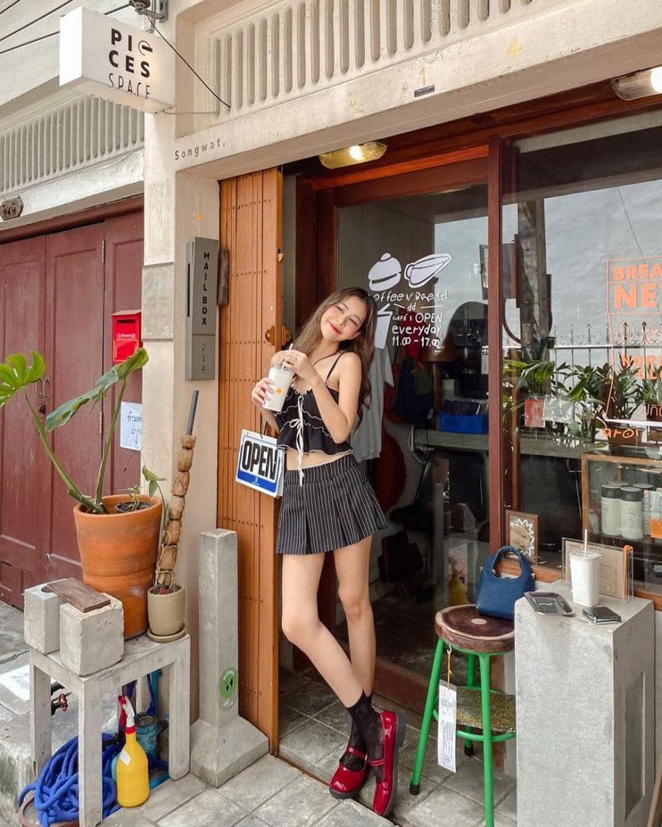 Umiko Tsuchiya (instagram.com/minkumiko)