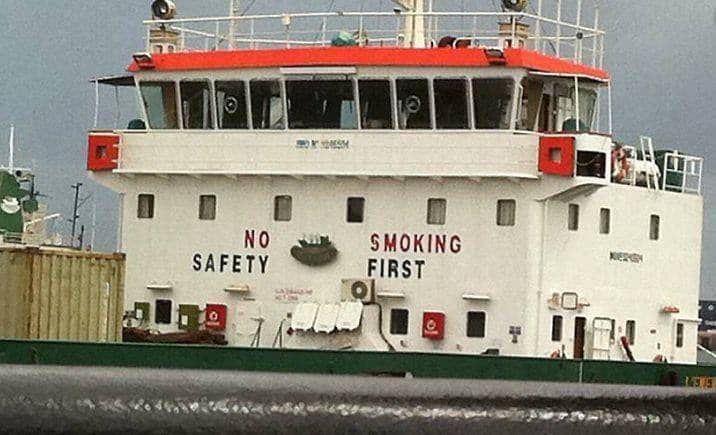 potret desain tanda no smoking gak jelas (reddit.com/user/nem0fazer)