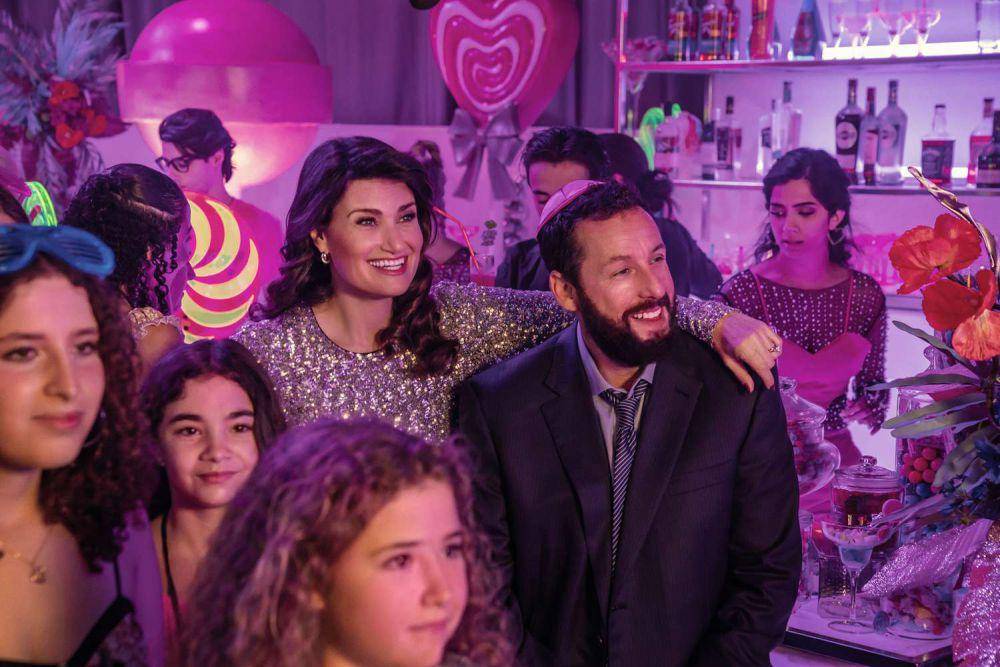 adegan dalam film You Are So Not Invited to My Bat Mitzvah (dok. Netflix/You Are So Not Invited to My Bat Mitzvah)