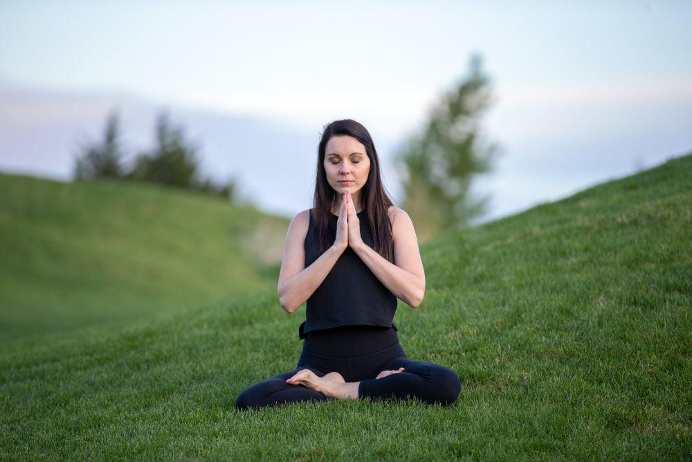 5 Manfaat Meditasi untuk Kesehatan Mental dan Fisik