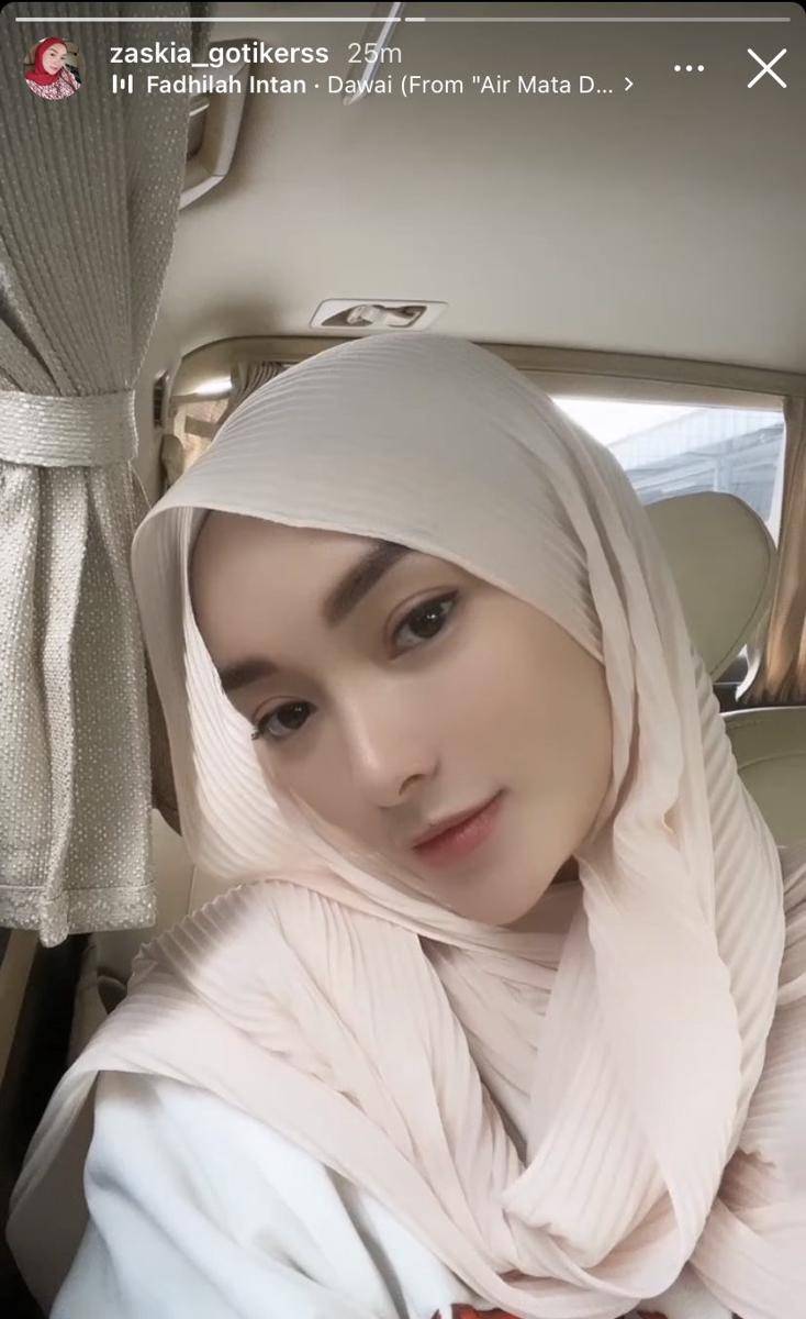 potret Zaskia Gotik berhijab usai umrah (Instagram.com/zaskia_gotikerss)