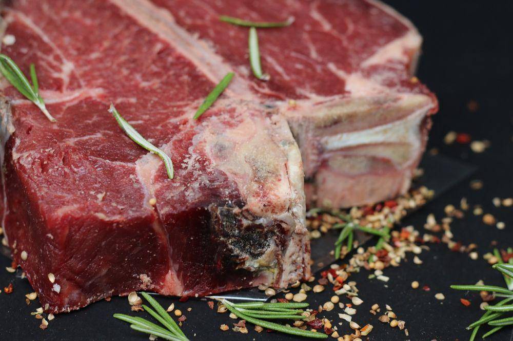 ilustrasi daging sapi (pixabay.com/tomwieden)