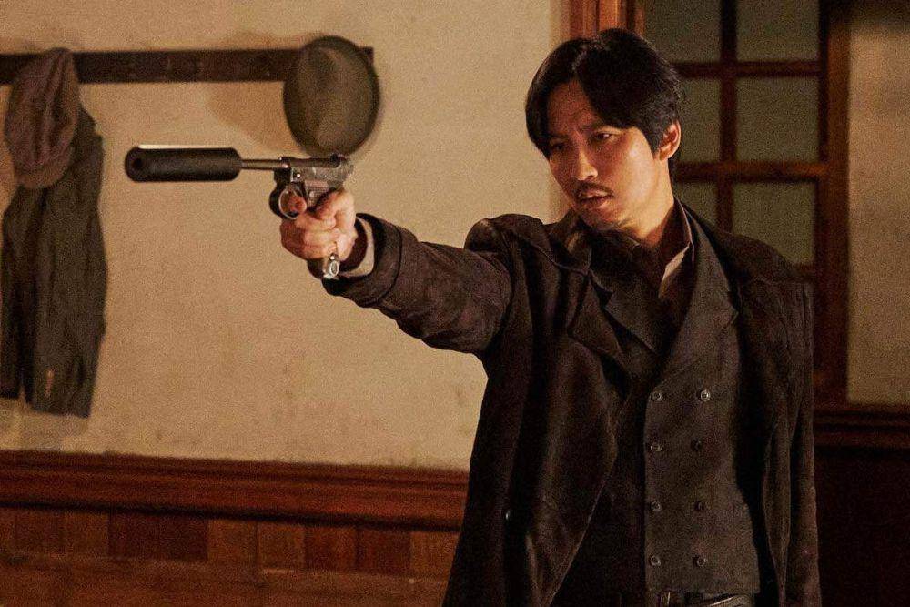 Kim Nam Gil dalam serial Song of the Bandits (dok. Netflix/Song of the Bandits)