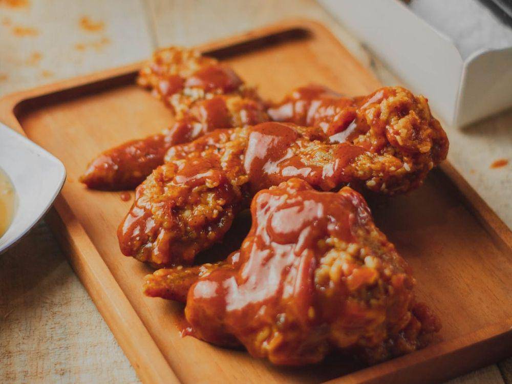 sayap ayam pedas (pexels.com/Teguh Sugi)