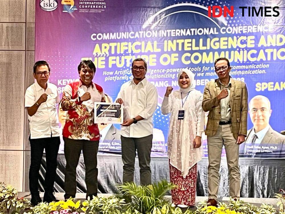 Para ilmuwan komunikasi menghadiri Konferensi Internasional Komunikasi dengan tema Artificial Intelligence and The Future of Communication yang digelar Ikatan Sarjana Komunikasi Indonesia (ISKI), di Hotel Aruss Semarang, Selasa (7/11/2023). (IDN Times/Anggun Puspitoningrum)