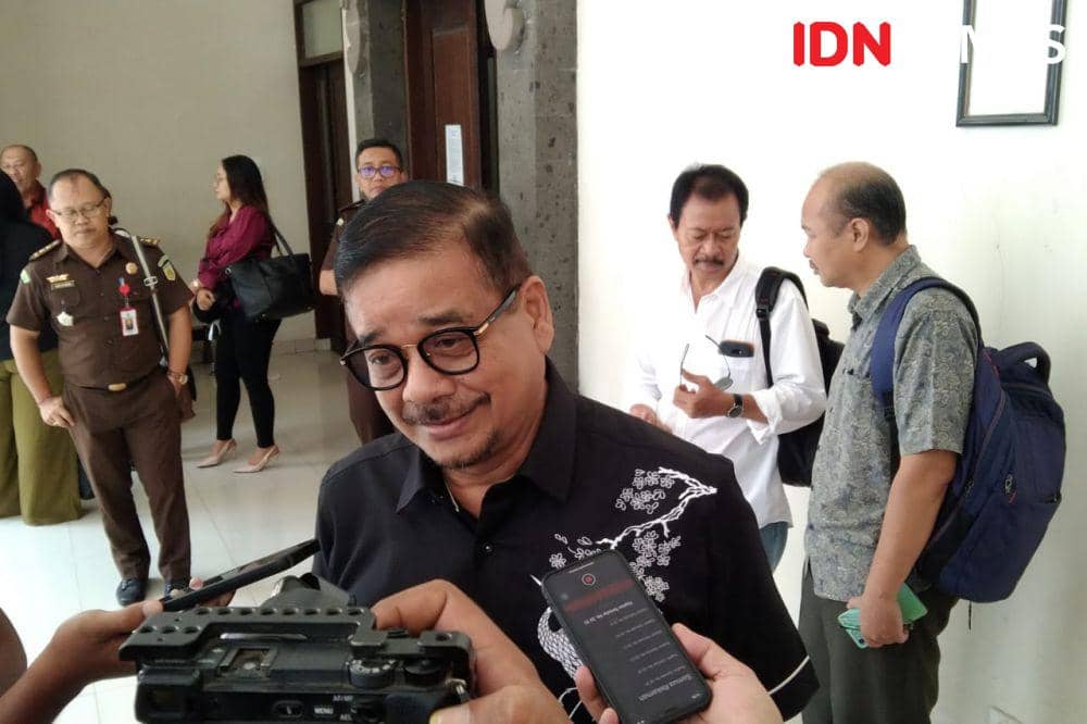 Tim Hukum terdakwa mantan rektor Unud, Nyoman Sukandia (IDN Times/Ayu Afria)