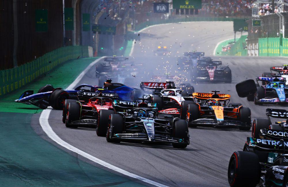 insiden pada lap pertama main race GP Brasil 2023 (twitter.com/F1)