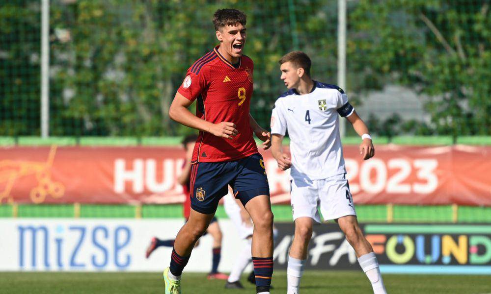 Marc Guiu (jersey merah) siap unjuk gigi di Piala Dunia U-17 2023 bersama Timnas Spanyol U-17. (twitter.com/SEFutbol)