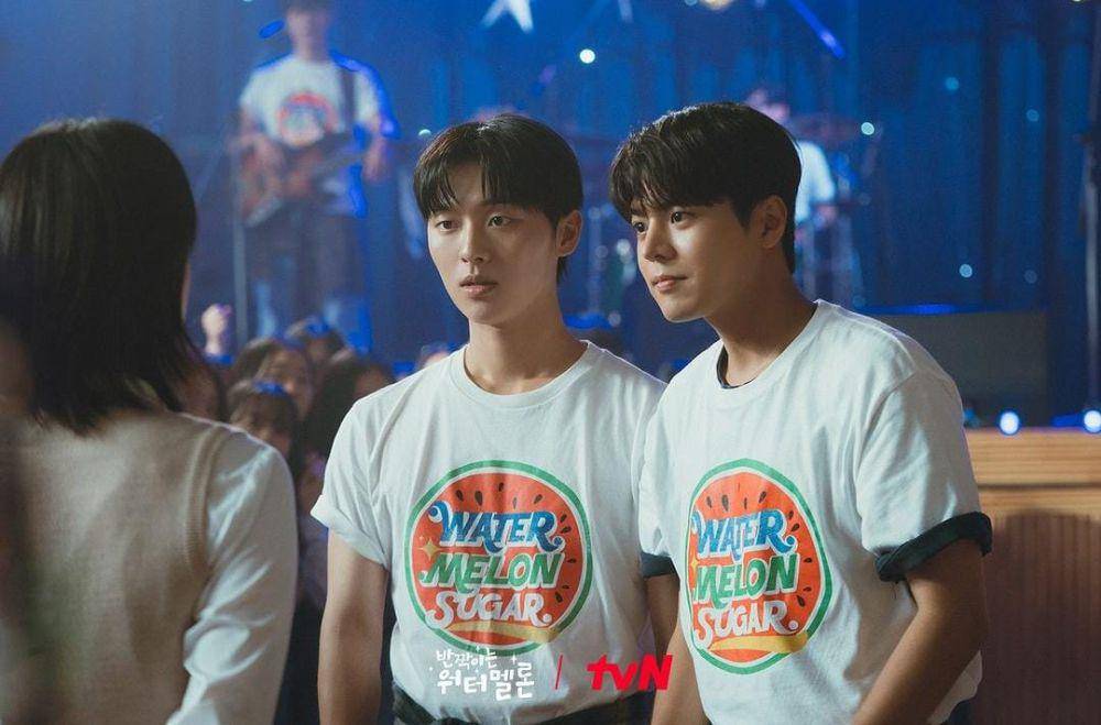 Choi Hyun Wook dan Ryeo Un di drama Twinkling Watermelon (instagram.com/tvn_drama)