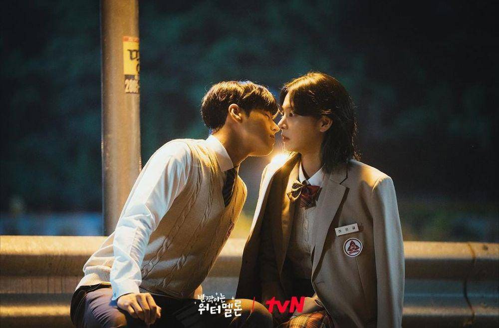 Ryeo Un dan Seol In Ah di drama Twinkling Watermelon (instagram.com/tvn_drama)