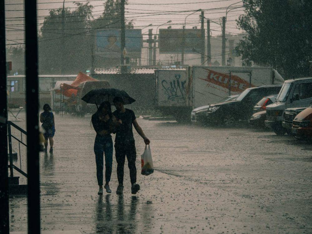 ilustrasi hujan deras (pexels.com/Nikita Korchagin)