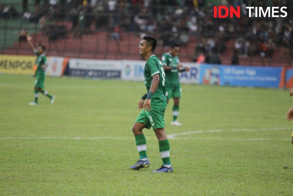Sandeni Sidabutar saat memerkuat PSMS di Liga 2 musim 2022/2023 (IDN Times/Doni Hermawan)