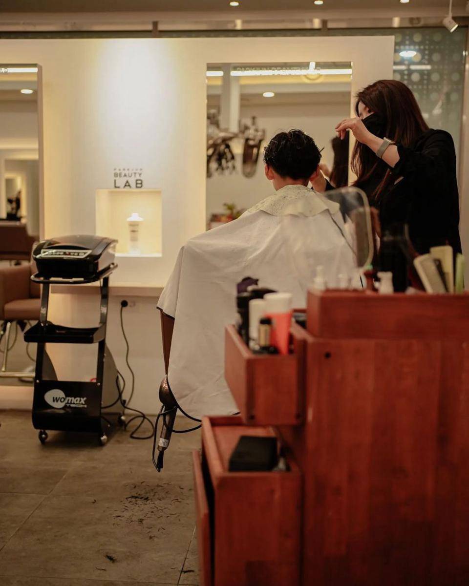 Park Jun Beauty Lab, Seoul-Korsel (instagram.com/oranby)