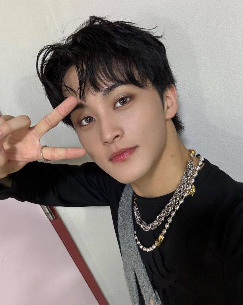Mark NCT (instagram.com/nct127)