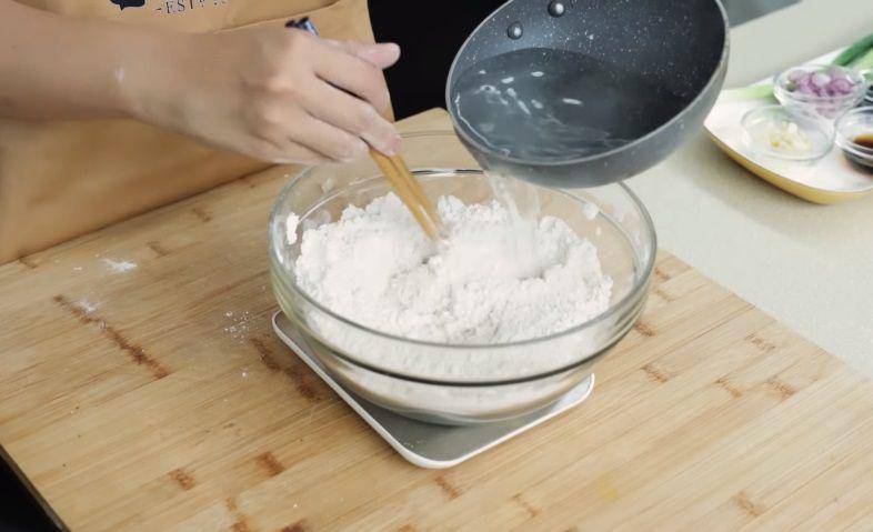 ilustrasi proses pembuatan mi oatmeal (YouTube.com/Devina Hermawan)