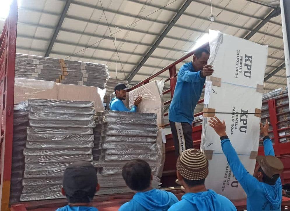 Logistik Pemilu 2024 Mulai Tiba di Semarang, Pesta Demokrasi Sebentar Lagi