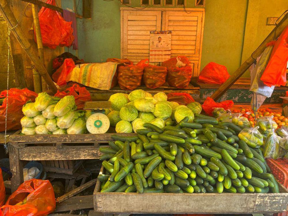 Harga Kebutuhan Pokok di Pasar Terong Makassar Naik Signifikan