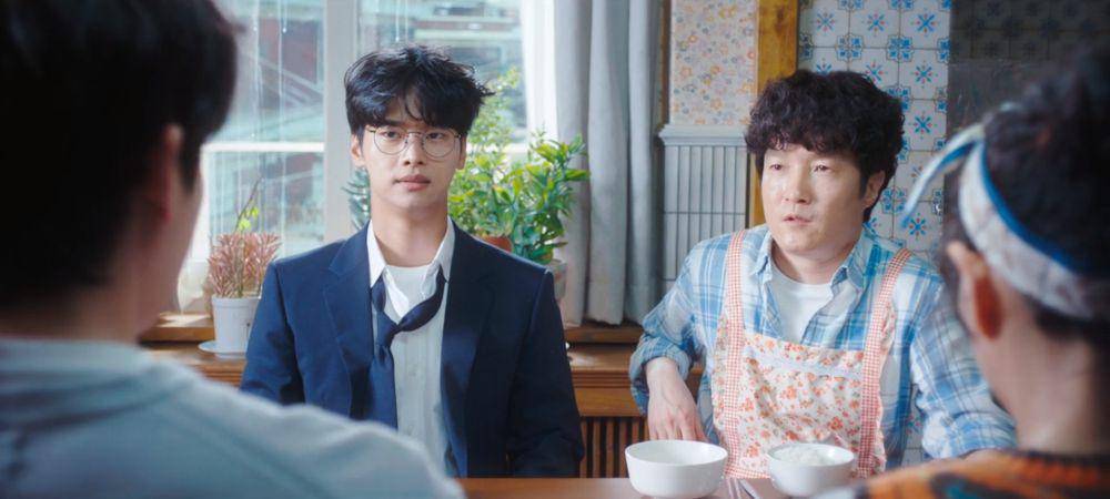 Cha Hak Yeon dan Lee Joong Ok di drama Castaway Diva (Dok. Netflix/Castaway Diva)