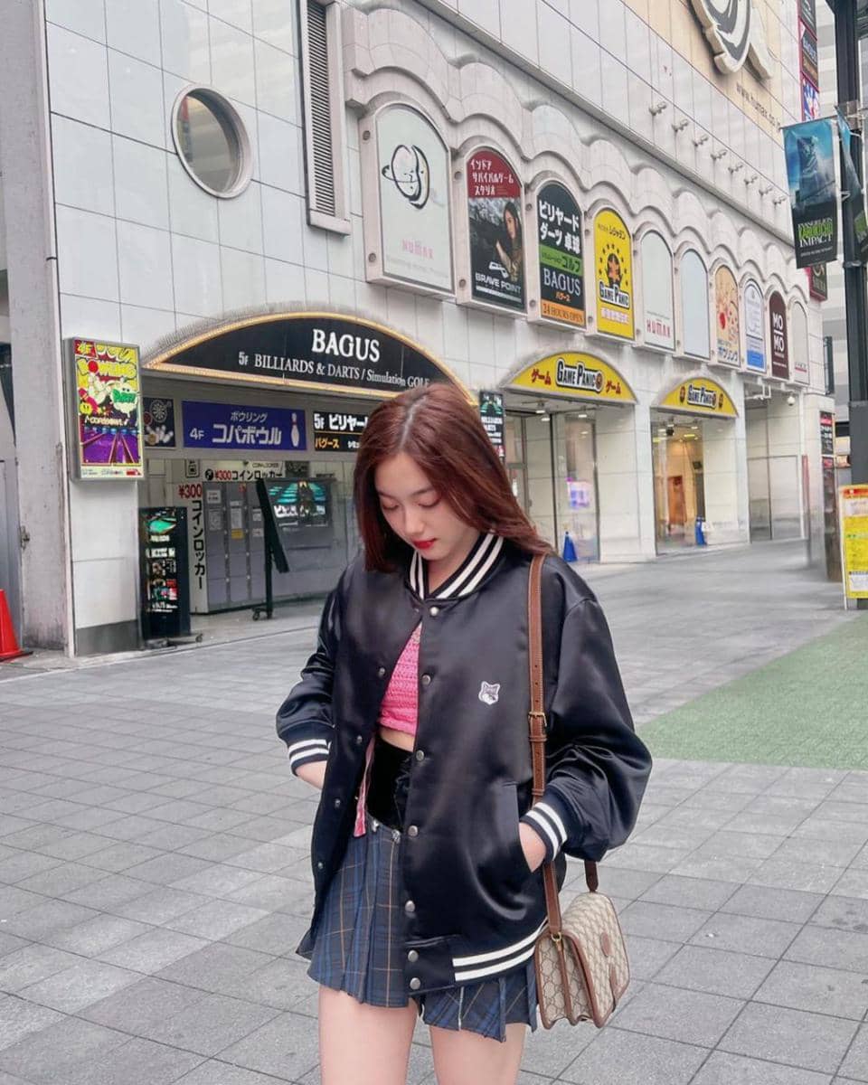 Aheye 4EVE (instagram.com/aheyekrn_)