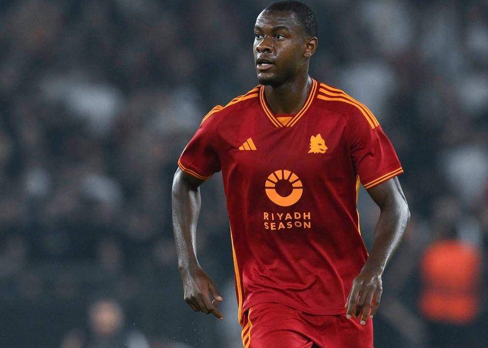 Evan Ndicka saat memperkuat AS Roma di Serie A. (instagram.com/evanndicka)