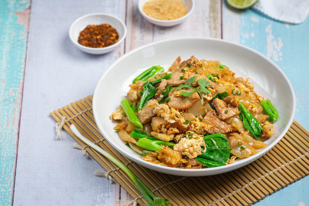 Resep Pad See Ew, Kwetiau Goreng ala Thailand Beraroma Smokey Khas