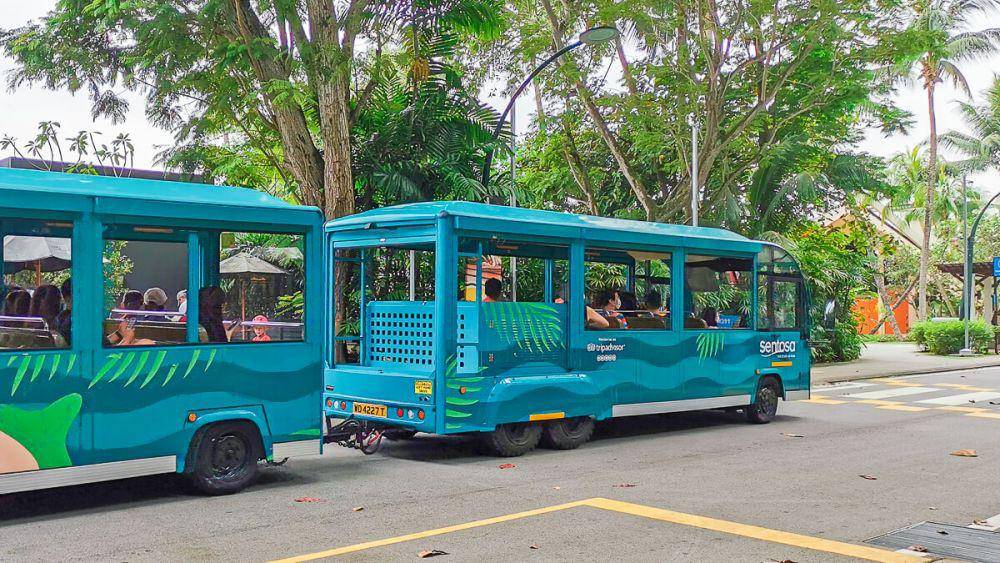 Ilustrasi USS Shuttle Bus (trevallog.com)