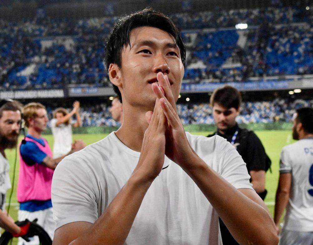 Daichi Kamada saat menyapa pendukung Lazio. (instagram.com/official_sslazio)