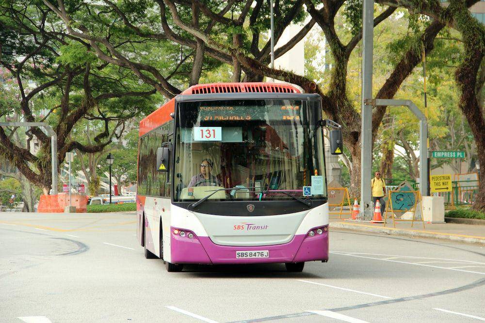Ilustrasi shuttle bus (unsplash.com/@dkim278)