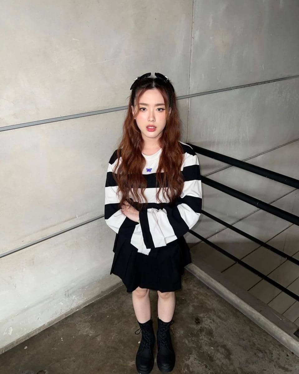 Aheye 4EVE (instagram.com/aheyekrn_)